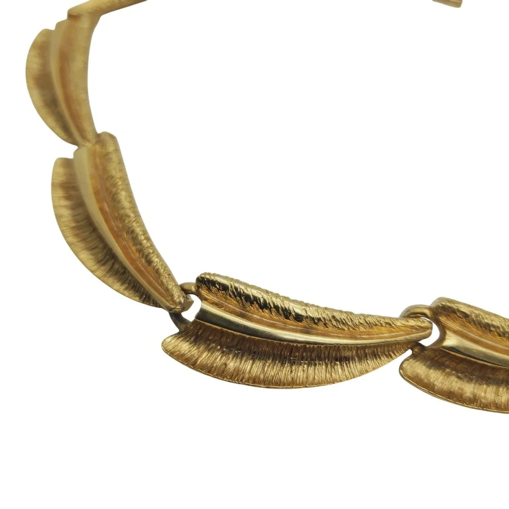Hope Chest Choker Necklace Gold Tone Brushed Textured Leaf Link Mid Century Vtg